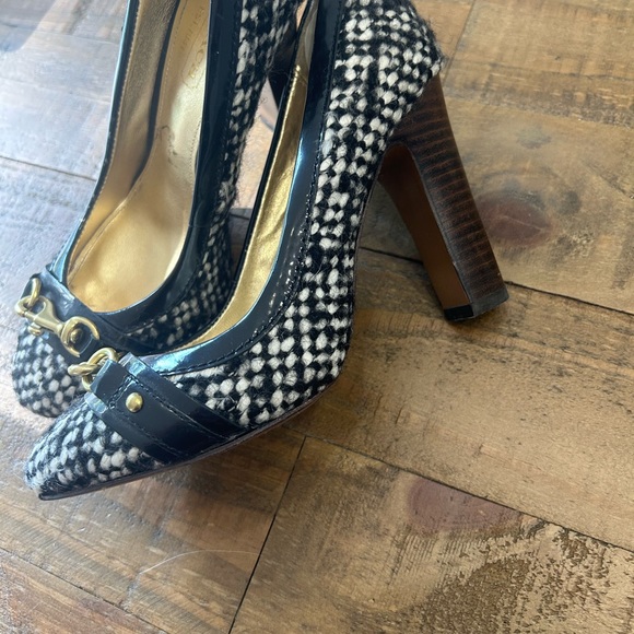 Beautiful Coach Heels - Picture 2 of 9